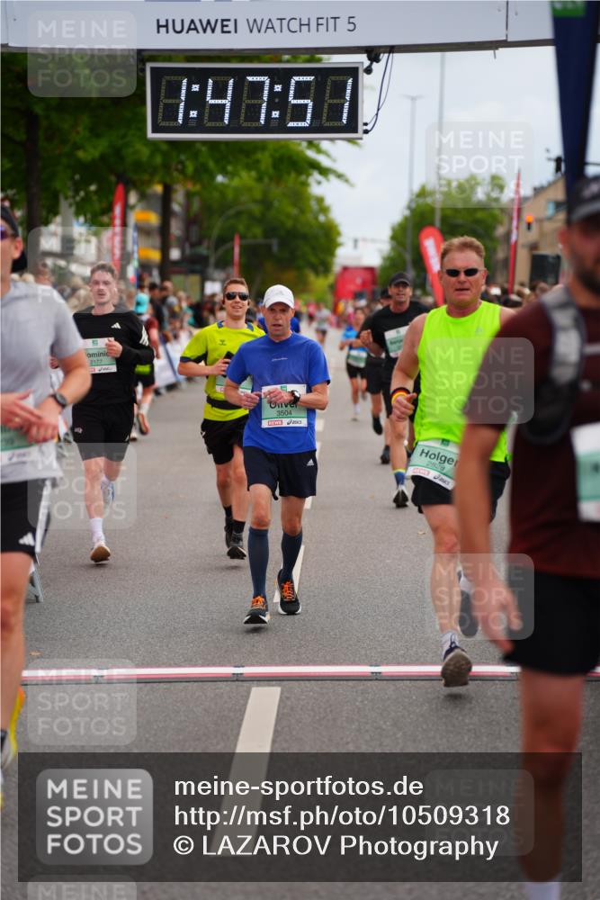 20.09.2026 - PSD Bank Halbmarathon LAZAROV Photography http://msf.ph/oto/10509318 20.09.2026 11:47:50 Ziel 1661, 1712, 2074, 2177, 2828, 2836, 3239, 3330, 3504, 3586, 3914, 4248, 4262, 4662 meine-sportfotos.de