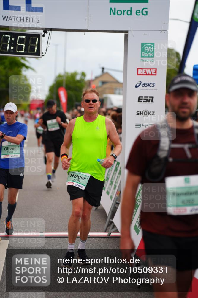 20.09.2026 - PSD Bank Halbmarathon LAZAROV Photography http://msf.ph/oto/10509331 20.09.2026 11:47:51 Ziel 1661, 1712, 2177, 2828, 2836, 3239, 3330, 3504, 3586, 3914, 4248, 4262, 4622, 4662 meine-sportfotos.de