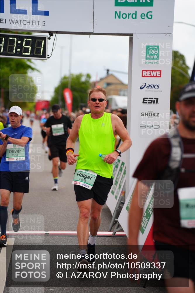 20.09.2026 - PSD Bank Halbmarathon LAZAROV Photography http://msf.ph/oto/10509337 20.09.2026 11:47:51 Ziel 1661, 1712, 2177, 2828, 2836, 3239, 3330, 3504, 3586, 3914, 4248, 4262, 4622, 4662 meine-sportfotos.de