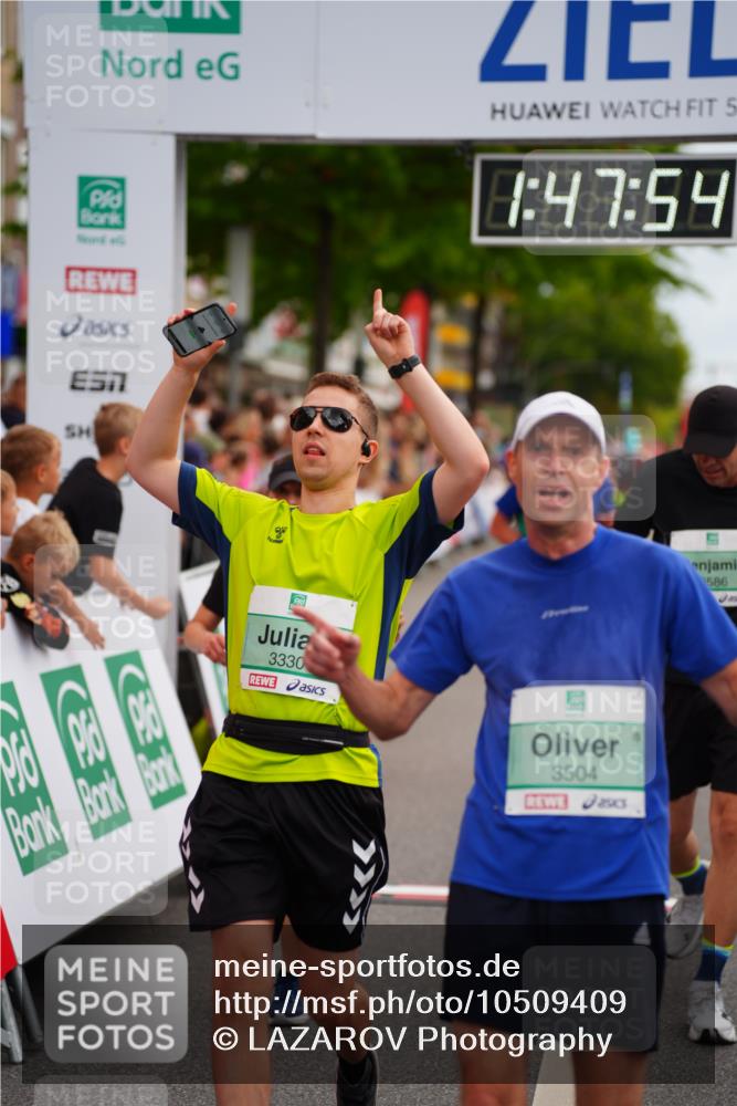 20.09.2026 - PSD Bank Halbmarathon LAZAROV Photography http://msf.ph/oto/10509409 20.09.2026 11:47:53 Ziel 1661, 1712, 1897, 2177, 2828, 2836, 3239, 3330, 3504, 3586, 4226, 4248, 4262, 4622, 4662 meine-sportfotos.de