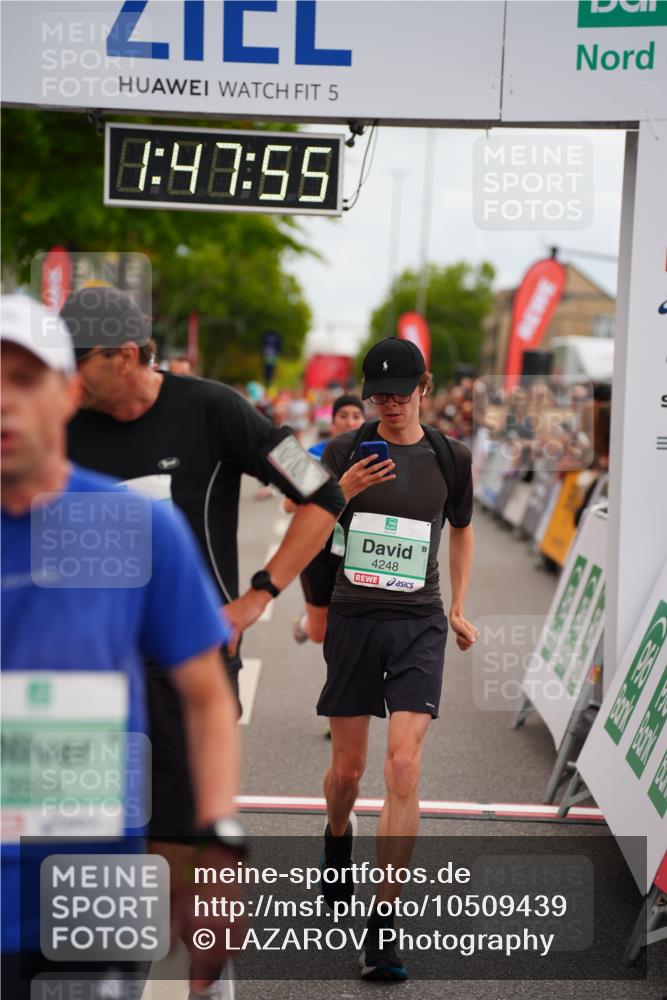 20.09.2026 - PSD Bank Halbmarathon LAZAROV Photography http://msf.ph/oto/10509439 20.09.2026 11:47:55 Ziel 1712, 1897, 2177, 2828, 2836, 3239, 3330, 3504, 3586, 4226, 4248, 4262, 4622 meine-sportfotos.de