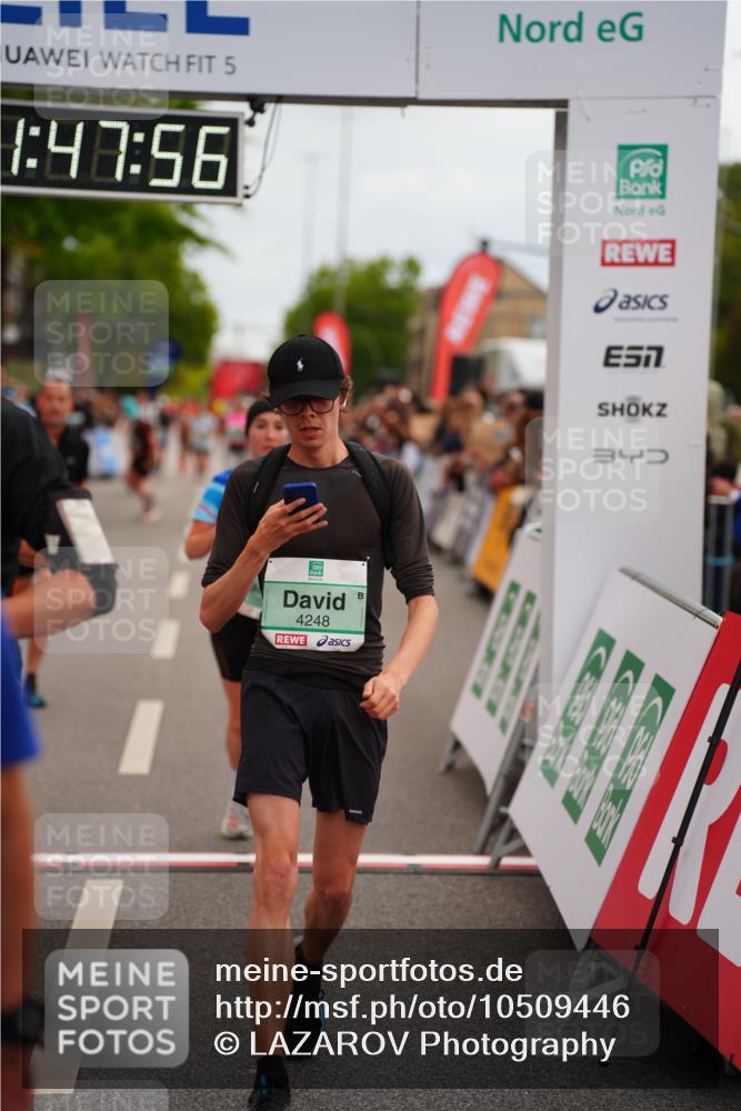 20.09.2026 - PSD Bank Halbmarathon LAZAROV Photography http://msf.ph/oto/10509446 20.09.2026 11:47:55 Ziel 1712, 1897, 2177, 2828, 2836, 3239, 3330, 3504, 3586, 4226, 4248, 4262, 4622 meine-sportfotos.de