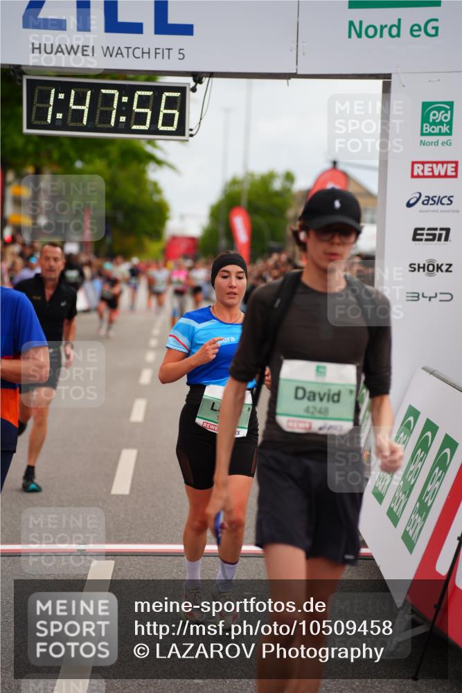 20.09.2026 - PSD Bank Halbmarathon LAZAROV Photography http://msf.ph/oto/10509458 20.09.2026 11:47:56 Ziel 1712, 1897, 2177, 2828, 2836, 3239, 3330, 3504, 3586, 4226, 4248, 4262, 4622 meine-sportfotos.de