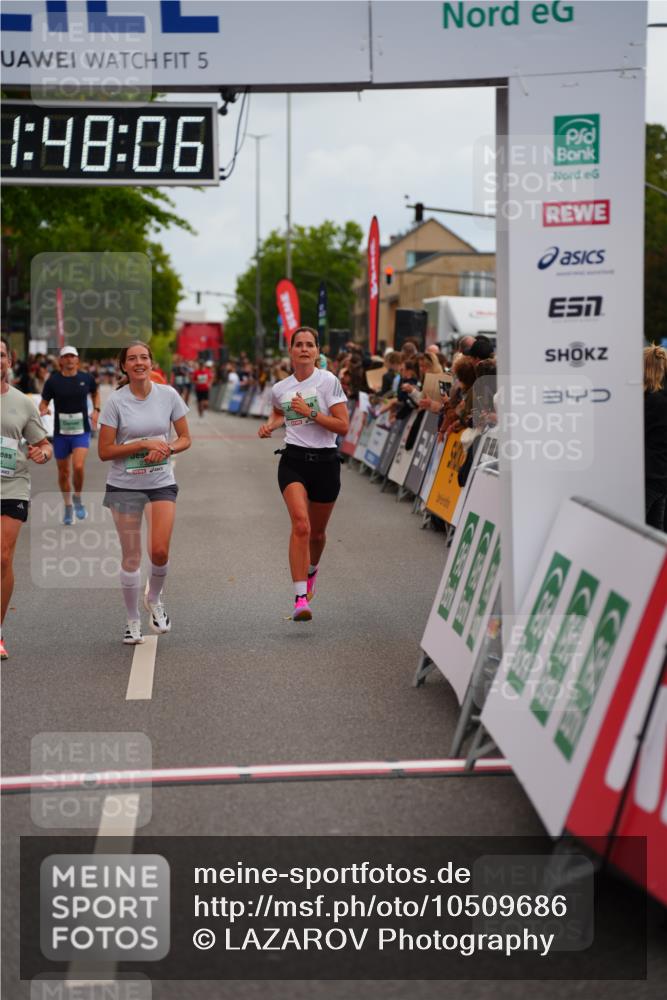 20.09.2026 - PSD Bank Halbmarathon LAZAROV Photography http://msf.ph/oto/10509686 20.09.2026 11:48:06 Ziel 1440, 2309, 2451, 2674, 2707, 4117 meine-sportfotos.de