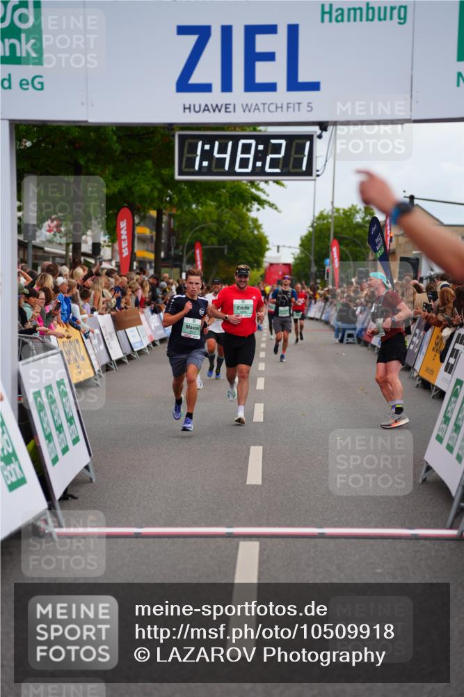 20.09.2026 - PSD Bank Halbmarathon LAZAROV Photography http://msf.ph/oto/10509918 20.09.2026 11:48:20 Ziel 3005, 4311, 4526 meine-sportfotos.de