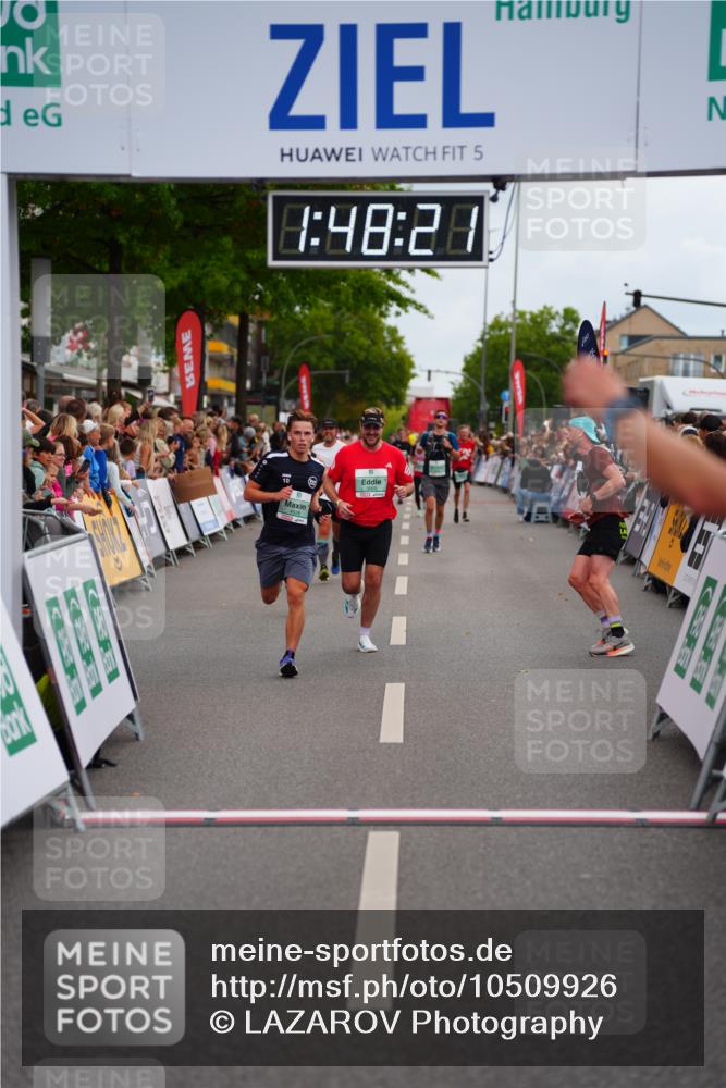 20.09.2026 - PSD Bank Halbmarathon LAZAROV Photography http://msf.ph/oto/10509926 20.09.2026 11:48:20 Ziel 3005, 4311, 4526 meine-sportfotos.de