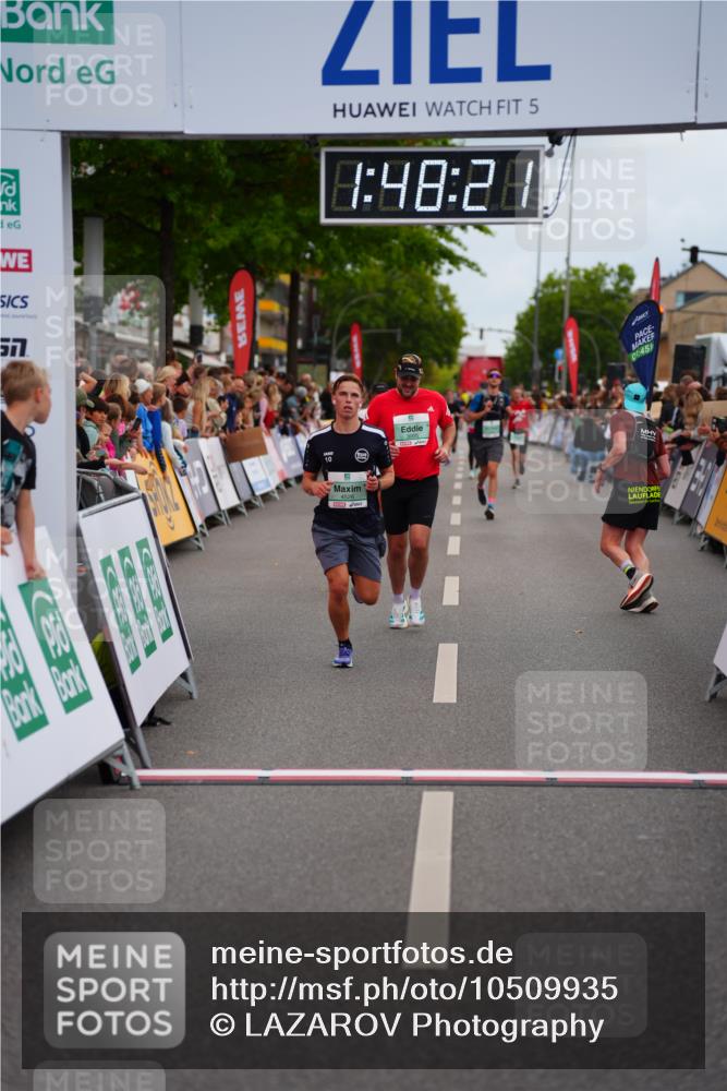 20.09.2026 - PSD Bank Halbmarathon LAZAROV Photography http://msf.ph/oto/10509935 20.09.2026 11:48:21 Ziel 1123, 3005, 4311, 4526 meine-sportfotos.de