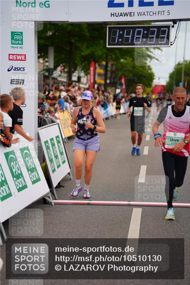 20.09.2026 - PSD Bank Halbmarathon LAZAROV Photography http://msf.ph/oto/10510130 20.09.2026 11:48:32 Ziel 1123, 2204, 3920, 4144, 4253, 4585 meine-sportfotos.de