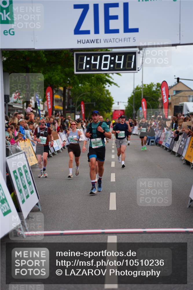 20.09.2026 - PSD Bank Halbmarathon LAZAROV Photography http://msf.ph/oto/10510236 20.09.2026 11:48:41 Ziel 2311, 2552, 2571, 3635, 3761, 3920, 4585 meine-sportfotos.de