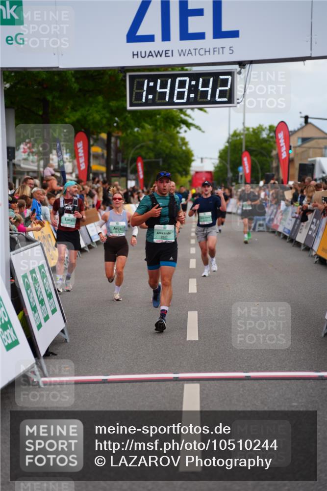 20.09.2026 - PSD Bank Halbmarathon LAZAROV Photography http://msf.ph/oto/10510244 20.09.2026 11:48:41 Ziel 2311, 2552, 2571, 3635, 3761, 3920, 4585 meine-sportfotos.de