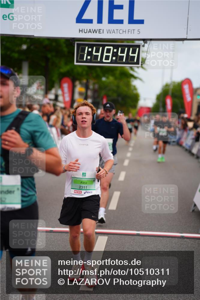 20.09.2026 - PSD Bank Halbmarathon LAZAROV Photography http://msf.ph/oto/10510311 20.09.2026 11:48:44 Ziel 2311, 2552, 2571, 3635, 3761 meine-sportfotos.de