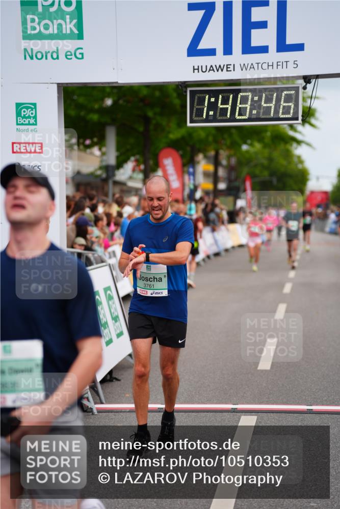 20.09.2026 - PSD Bank Halbmarathon LAZAROV Photography http://msf.ph/oto/10510353 20.09.2026 11:48:46 Ziel 1464, 2311, 2552, 2571, 3298, 3635, 3761 meine-sportfotos.de