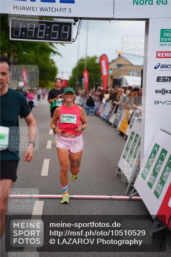 20.09.2026 - PSD Bank Halbmarathon LAZAROV Photography http://msf.ph/oto/10510529 20.09.2026 11:48:54 Ziel 1464, 1559, 3298, 3797, 4627 meine-sportfotos.de