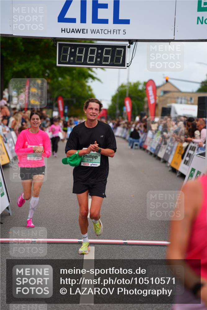 20.09.2026 - PSD Bank Halbmarathon LAZAROV Photography http://msf.ph/oto/10510571 20.09.2026 11:48:56 Ziel 1464, 1559, 3298, 3797, 4627 meine-sportfotos.de