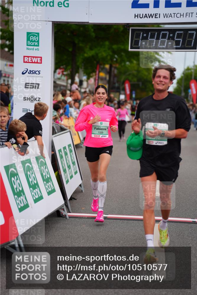 20.09.2026 - PSD Bank Halbmarathon LAZAROV Photography http://msf.ph/oto/10510577 20.09.2026 11:48:57 Ziel 1464, 1559, 3298, 3797, 4627 meine-sportfotos.de
