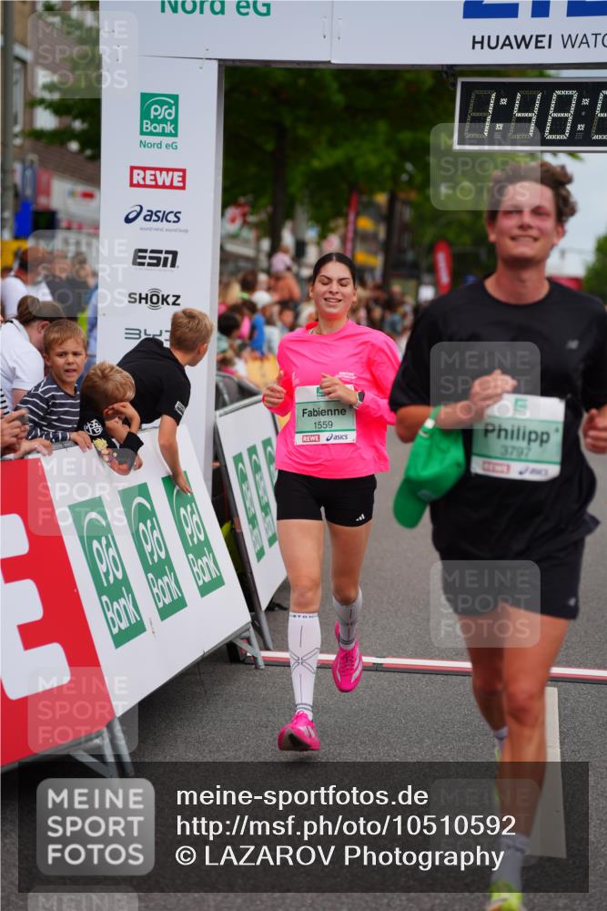20.09.2026 - PSD Bank Halbmarathon LAZAROV Photography http://msf.ph/oto/10510592 20.09.2026 11:48:57 Ziel 1464, 1559, 3298, 3797, 4627 meine-sportfotos.de