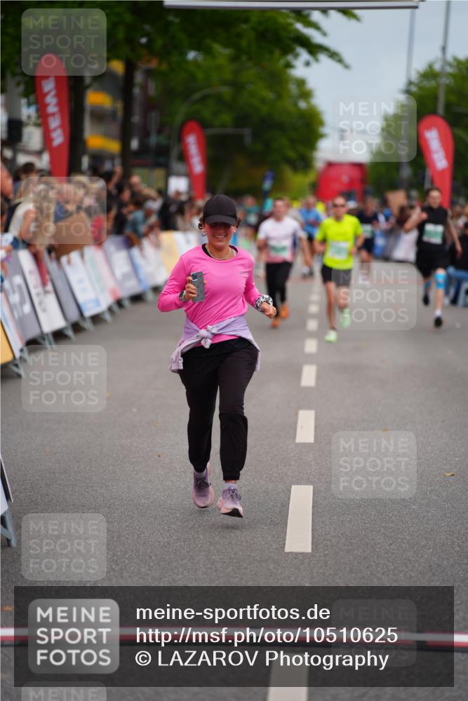 20.09.2026 - PSD Bank Halbmarathon LAZAROV Photography http://msf.ph/oto/10510625 20.09.2026 11:49:01 Ziel 1559, 3797 meine-sportfotos.de