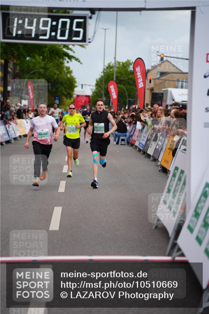 20.09.2026 - PSD Bank Halbmarathon LAZAROV Photography http://msf.ph/oto/10510669 20.09.2026 11:49:04 Ziel 1559, 1845, 2799, 3797, 4756 meine-sportfotos.de