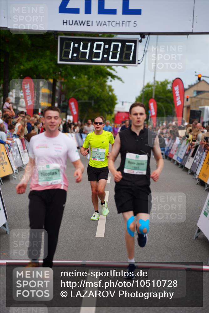 20.09.2026 - PSD Bank Halbmarathon LAZAROV Photography http://msf.ph/oto/10510728 20.09.2026 11:49:06 Ziel 1845, 2799, 4756 meine-sportfotos.de