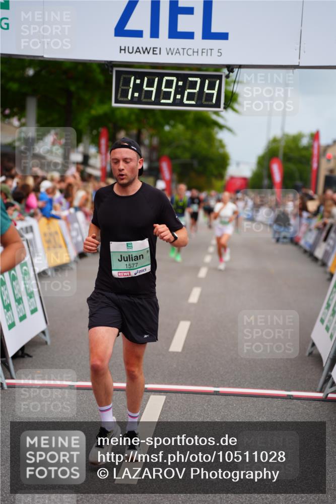 20.09.2026 - PSD Bank Halbmarathon LAZAROV Photography http://msf.ph/oto/10511028 20.09.2026 11:49:24 Ziel 1224, 1577, 2344, 3750, 4150, 4208, 4685 meine-sportfotos.de