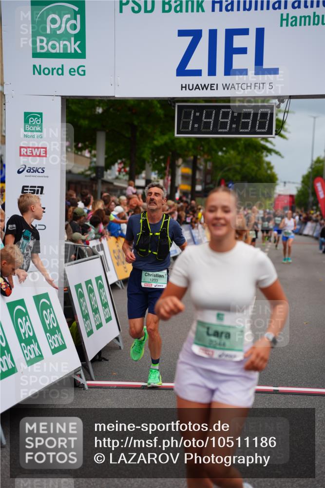 20.09.2026 - PSD Bank Halbmarathon LAZAROV Photography http://msf.ph/oto/10511186 20.09.2026 11:49:29 Ziel 1233, 1577, 2330, 2344, 3750 meine-sportfotos.de