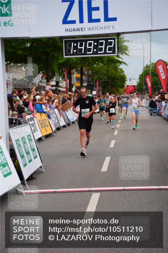 20.09.2026 - PSD Bank Halbmarathon LAZAROV Photography http://msf.ph/oto/10511210 20.09.2026 11:49:32 Ziel 1233, 2330, 2344, 3214 meine-sportfotos.de