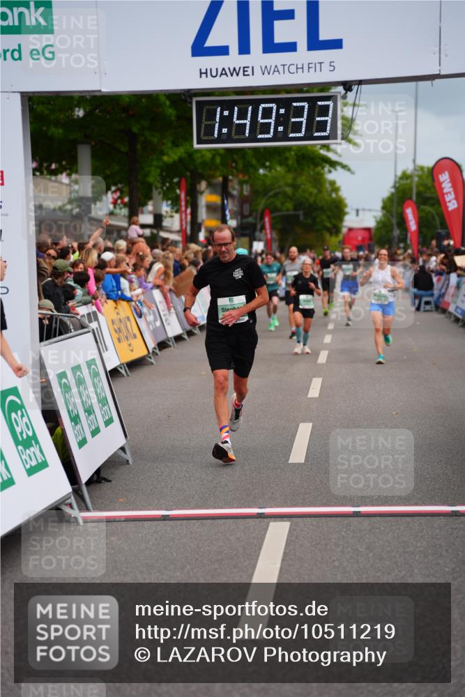 20.09.2026 - PSD Bank Halbmarathon LAZAROV Photography http://msf.ph/oto/10511219 20.09.2026 11:49:32 Ziel 1233, 2330, 2344, 3214 meine-sportfotos.de