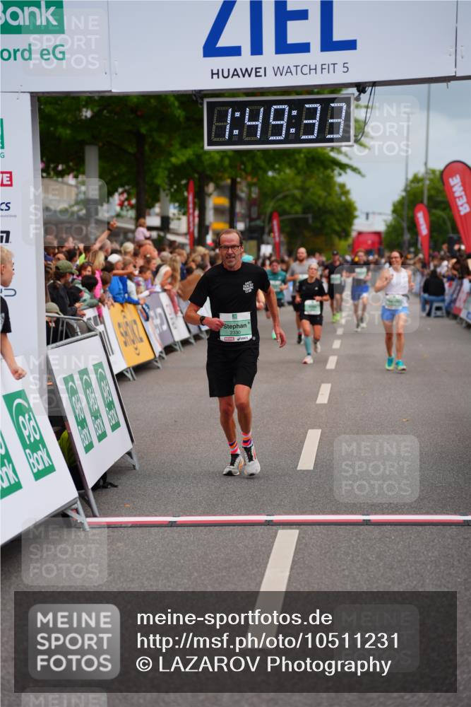 20.09.2026 - PSD Bank Halbmarathon LAZAROV Photography http://msf.ph/oto/10511231 20.09.2026 11:49:33 Ziel 1233, 2255, 2330, 2344, 3214 meine-sportfotos.de