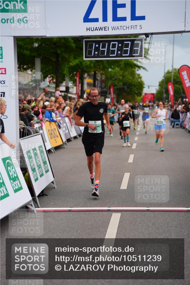20.09.2026 - PSD Bank Halbmarathon LAZAROV Photography http://msf.ph/oto/10511239 20.09.2026 11:49:33 Ziel 1233, 2255, 2330, 2344, 3214 meine-sportfotos.de