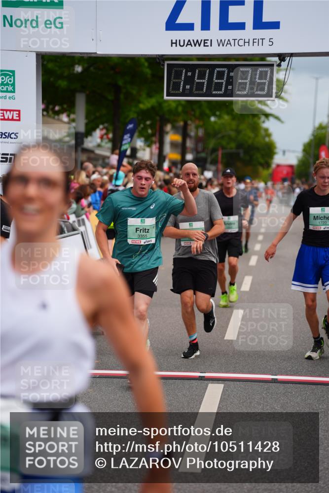 20.09.2026 - PSD Bank Halbmarathon LAZAROV Photography http://msf.ph/oto/10511428 20.09.2026 11:49:39 Ziel 1025, 1248, 1720, 2255, 2330, 3214, 3355 meine-sportfotos.de