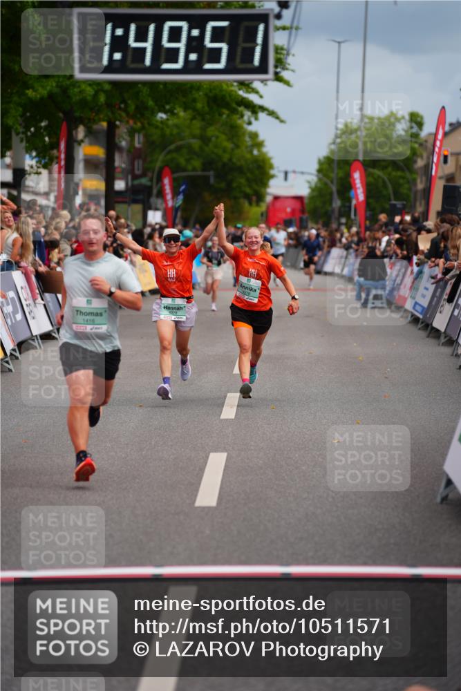 20.09.2026 - PSD Bank Halbmarathon LAZAROV Photography http://msf.ph/oto/10511571 20.09.2026 11:49:50 Ziel 1416, 3614, 4278, 4279, 4612 meine-sportfotos.de