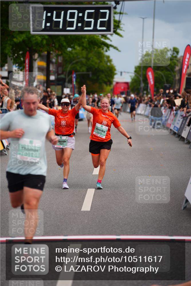 20.09.2026 - PSD Bank Halbmarathon LAZAROV Photography http://msf.ph/oto/10511617 20.09.2026 11:49:51 Ziel 1416, 3614, 4278, 4279, 4612 meine-sportfotos.de