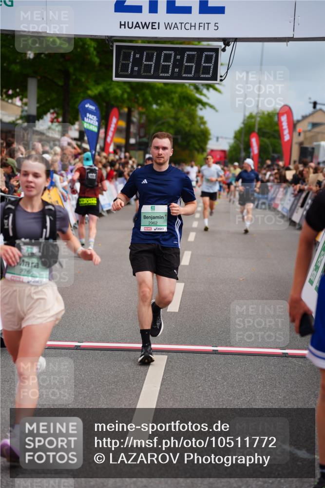 20.09.2026 - PSD Bank Halbmarathon LAZAROV Photography http://msf.ph/oto/10511772 20.09.2026 11:49:58 Ziel 1416, 2765, 2962, 4278, 4279 meine-sportfotos.de