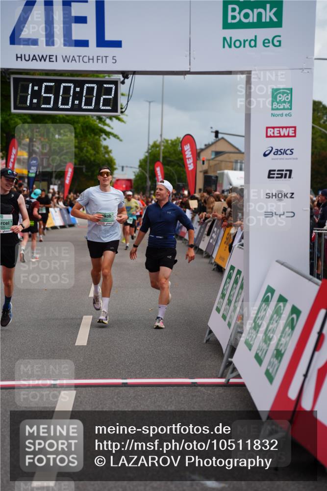 20.09.2026 - PSD Bank Halbmarathon LAZAROV Photography http://msf.ph/oto/10511832 20.09.2026 11:50:02 Ziel 1048, 1241, 2765, 2962, 4605 meine-sportfotos.de