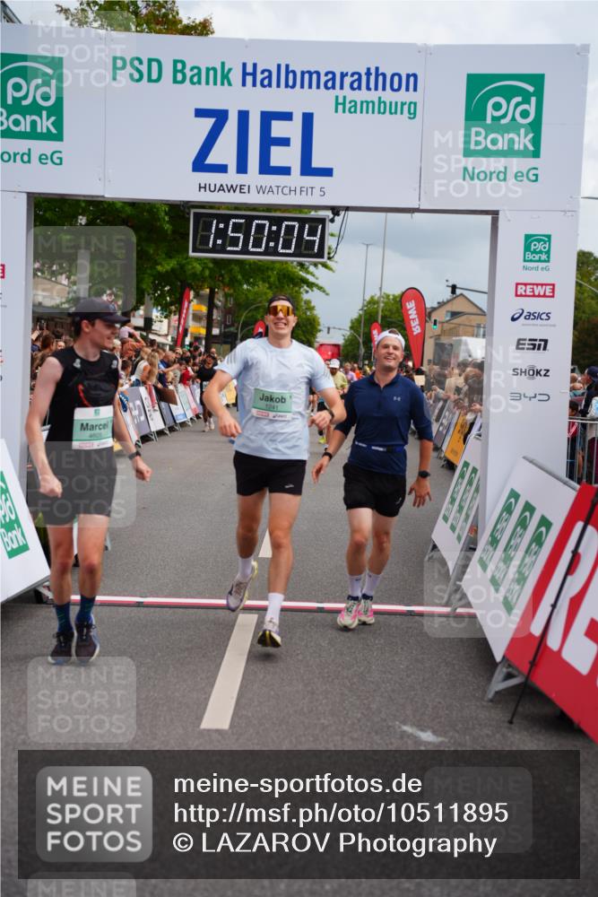 20.09.2026 - PSD Bank Halbmarathon LAZAROV Photography http://msf.ph/oto/10511895 20.09.2026 11:50:04 Ziel 1048, 1241, 1774, 2765, 2962, 4605 meine-sportfotos.de