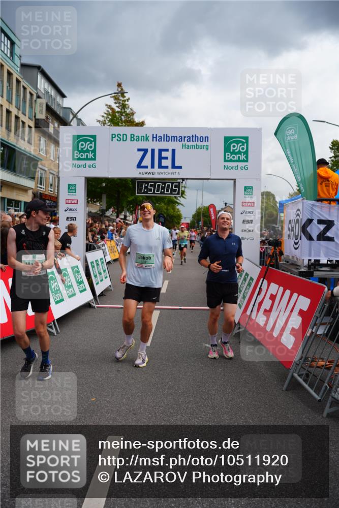 20.09.2026 - PSD Bank Halbmarathon LAZAROV Photography http://msf.ph/oto/10511920 20.09.2026 11:50:05 Ziel 1048, 1241, 1774, 2765, 2890, 2962, 4605 meine-sportfotos.de