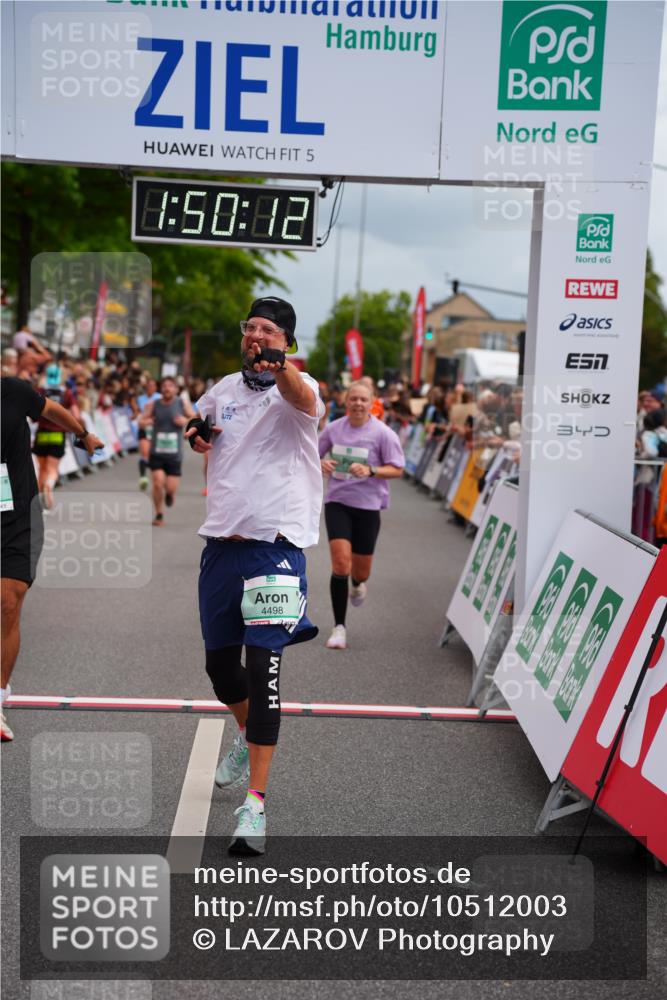 20.09.2026 - PSD Bank Halbmarathon LAZAROV Photography http://msf.ph/oto/10512003 20.09.2026 11:50:12 Ziel 1048, 1236, 1602, 1604, 1774, 1814, 2890, 3382, 4104, 4498 meine-sportfotos.de