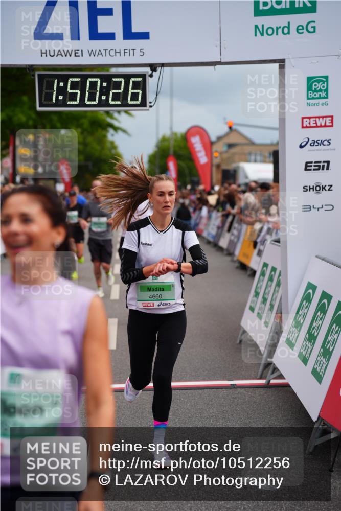 20.09.2026 - PSD Bank Halbmarathon LAZAROV Photography http://msf.ph/oto/10512256 20.09.2026 11:50:25 Ziel 1309, 1537, 1902, 1983, 2371, 2627, 3083, 3513, 3576, 3961, 4660 meine-sportfotos.de