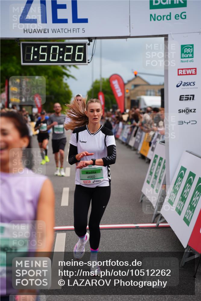 20.09.2026 - PSD Bank Halbmarathon LAZAROV Photography http://msf.ph/oto/10512262 20.09.2026 11:50:26 Ziel 1309, 1537, 1902, 2371, 2627, 3083, 3513, 3576, 3961, 4660 meine-sportfotos.de