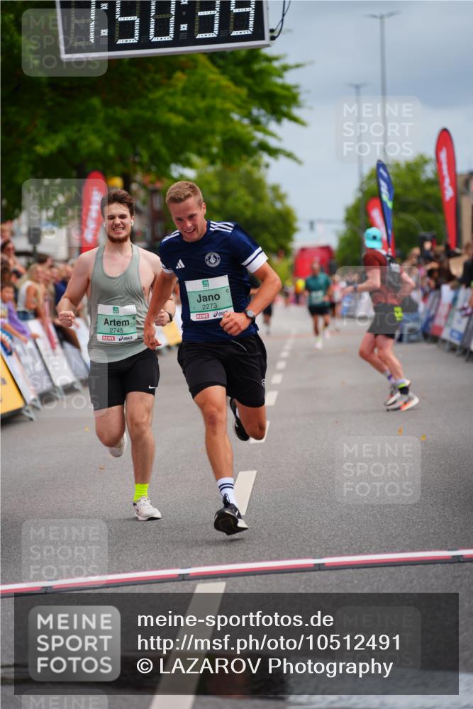 20.09.2026 - PSD Bank Halbmarathon LAZAROV Photography http://msf.ph/oto/10512491 20.09.2026 11:50:39 Ziel 2258, 2273, 2745 meine-sportfotos.de