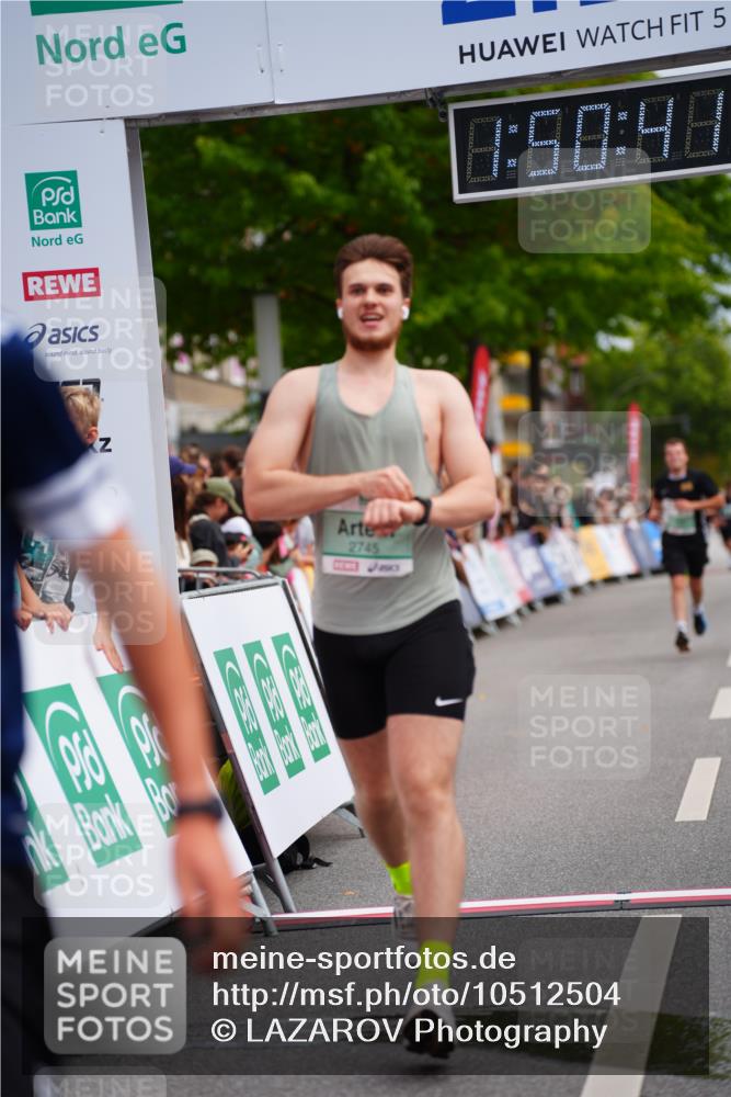 20.09.2026 - PSD Bank Halbmarathon LAZAROV Photography http://msf.ph/oto/10512504 20.09.2026 11:50:40 Ziel 2273, 2304, 2745 meine-sportfotos.de