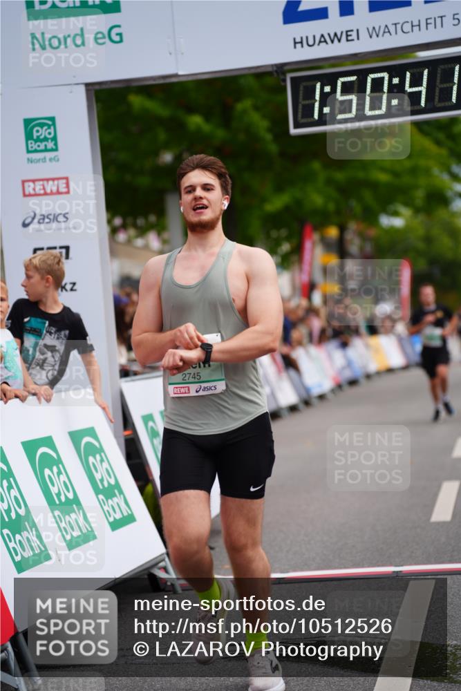 20.09.2026 - PSD Bank Halbmarathon LAZAROV Photography http://msf.ph/oto/10512526 20.09.2026 11:50:41 Ziel 2273, 2304, 2745 meine-sportfotos.de