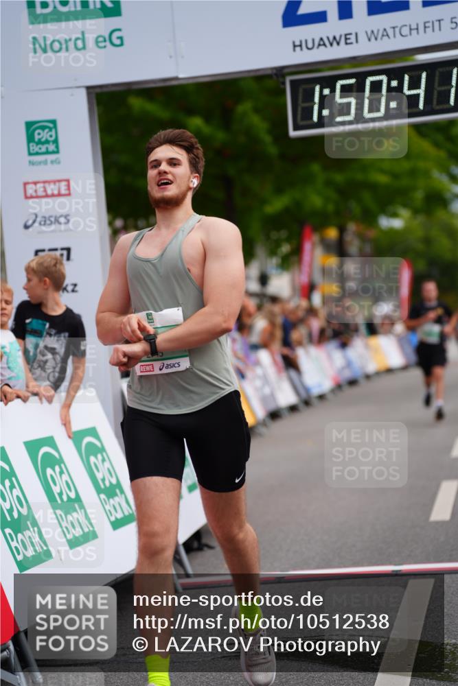 20.09.2026 - PSD Bank Halbmarathon LAZAROV Photography http://msf.ph/oto/10512538 20.09.2026 11:50:41 Ziel 2273, 2304, 2745 meine-sportfotos.de