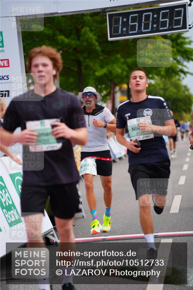 20.09.2026 - PSD Bank Halbmarathon LAZAROV Photography http://msf.ph/oto/10512733 20.09.2026 11:50:53 Ziel 1763, 3323, 3356, 3858, 4535 meine-sportfotos.de