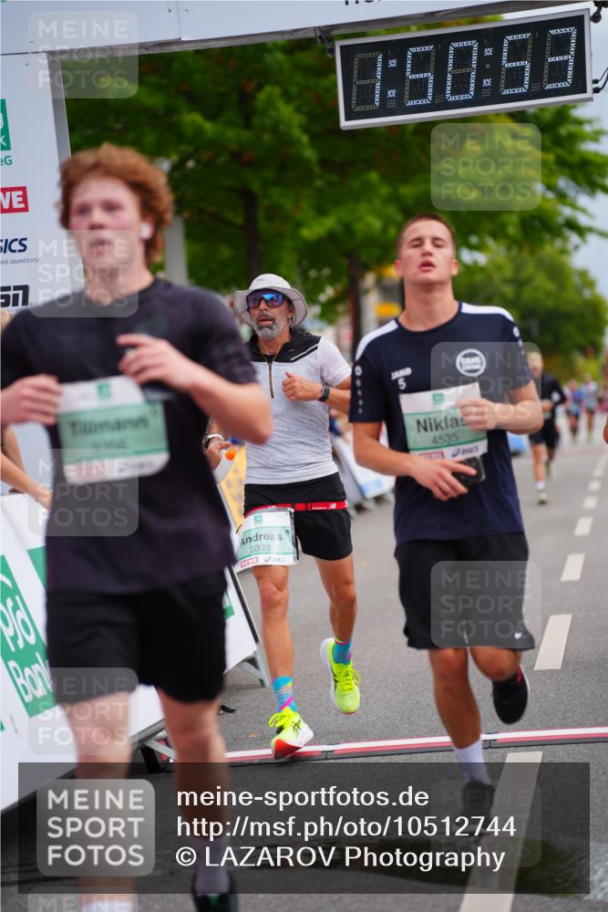 20.09.2026 - PSD Bank Halbmarathon LAZAROV Photography http://msf.ph/oto/10512744 20.09.2026 11:50:53 Ziel 1763, 3323, 3356, 3858, 4535 meine-sportfotos.de