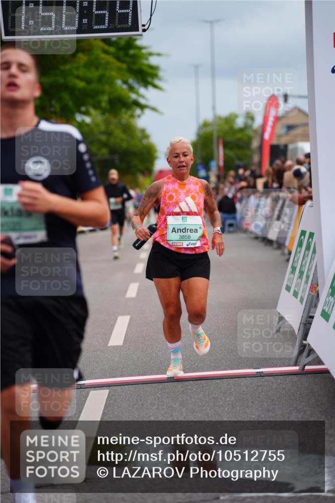 20.09.2026 - PSD Bank Halbmarathon LAZAROV Photography http://msf.ph/oto/10512755 20.09.2026 11:50:53 Ziel 1763, 3323, 3356, 3858, 4535 meine-sportfotos.de