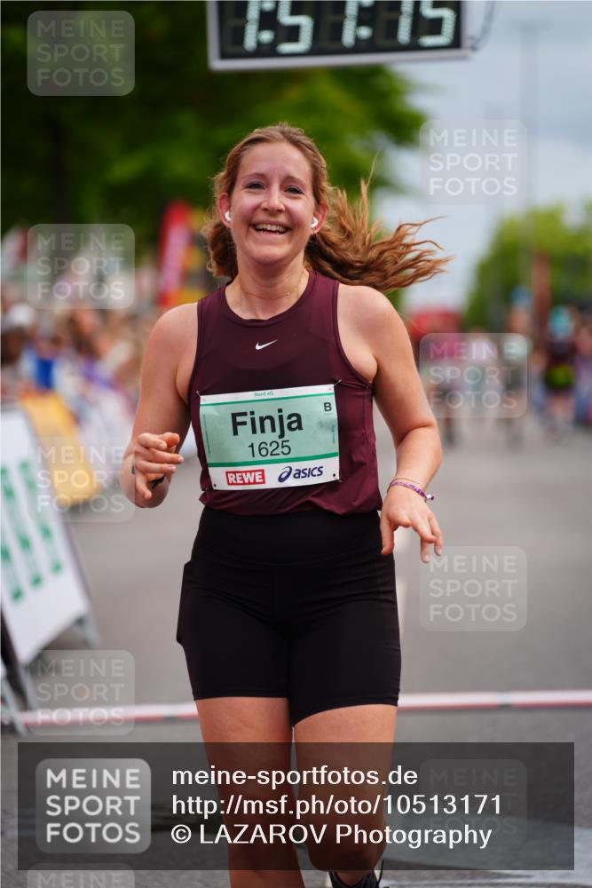 20.09.2026 - PSD Bank Halbmarathon LAZAROV Photography http://msf.ph/oto/10513171 20.09.2026 11:51:15 Ziel 1459, 1625, 2249, 2957, 3917, 4101, 4314, 4772 meine-sportfotos.de