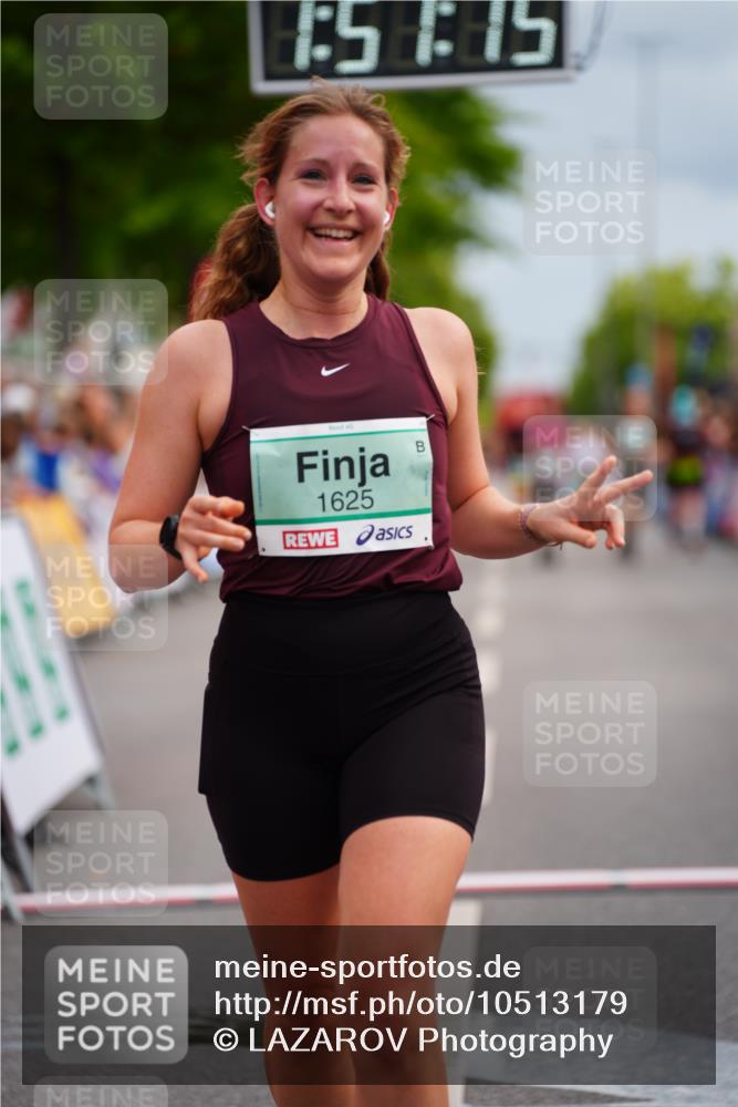 20.09.2026 - PSD Bank Halbmarathon LAZAROV Photography http://msf.ph/oto/10513179 20.09.2026 11:51:15 Ziel 1459, 1625, 2249, 2957, 3917, 4101, 4314, 4772 meine-sportfotos.de