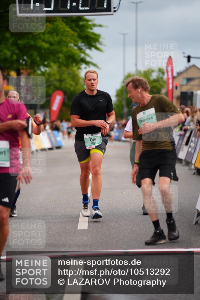 20.09.2026 - PSD Bank Halbmarathon LAZAROV Photography http://msf.ph/oto/10513292 20.09.2026 11:51:24 Ziel 1006, 2949, 3972, 3997, 4231, 4594, 4595 meine-sportfotos.de