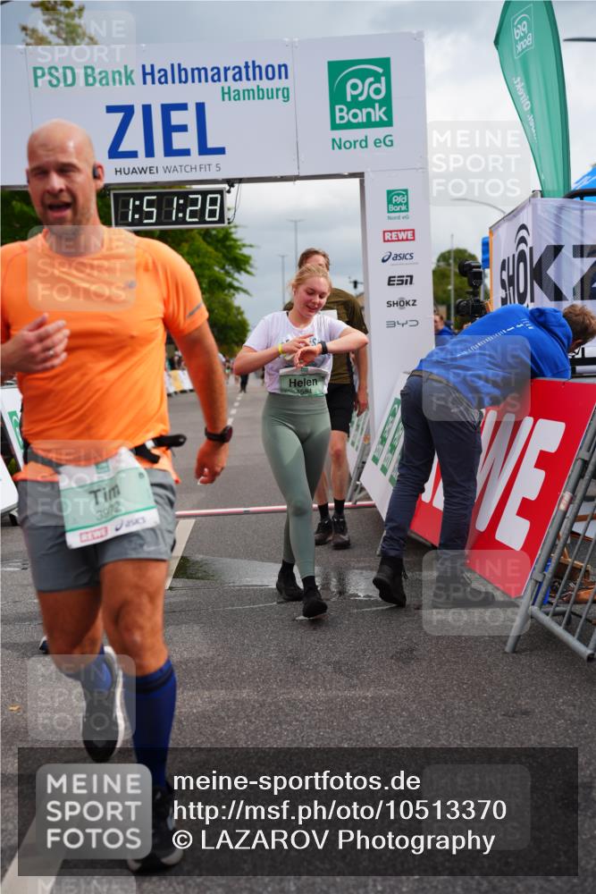 20.09.2026 - PSD Bank Halbmarathon LAZAROV Photography http://msf.ph/oto/10513370 20.09.2026 11:51:27 Ziel 1006, 2949, 3972, 3997, 4231, 4594, 4595 meine-sportfotos.de